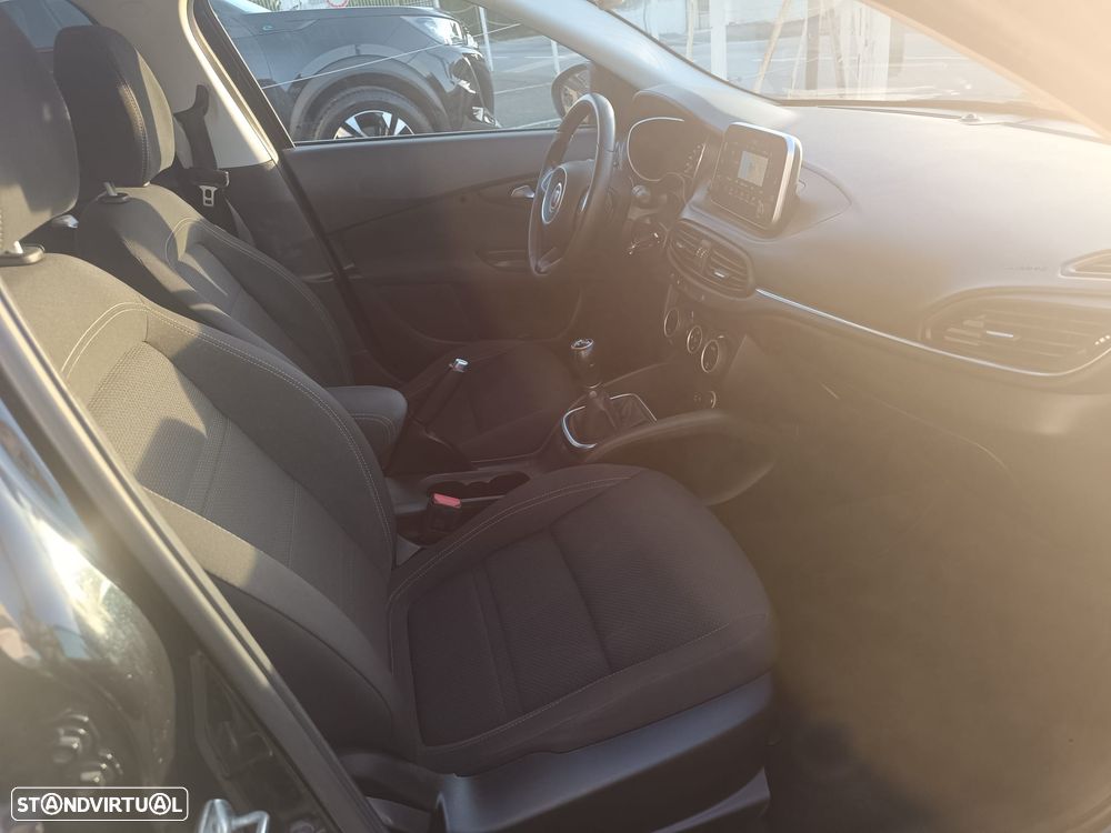 Fiat Tipo Station Wagon 1.3 M-Jet Lounge Tech - 13