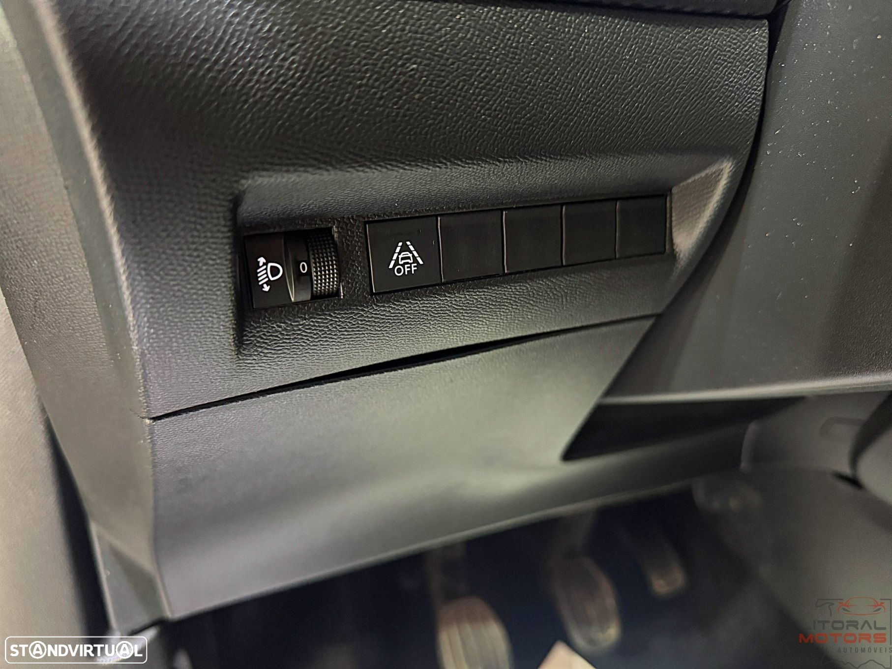 Peugeot 2008 1.2 PureTech Allure Pack - 21