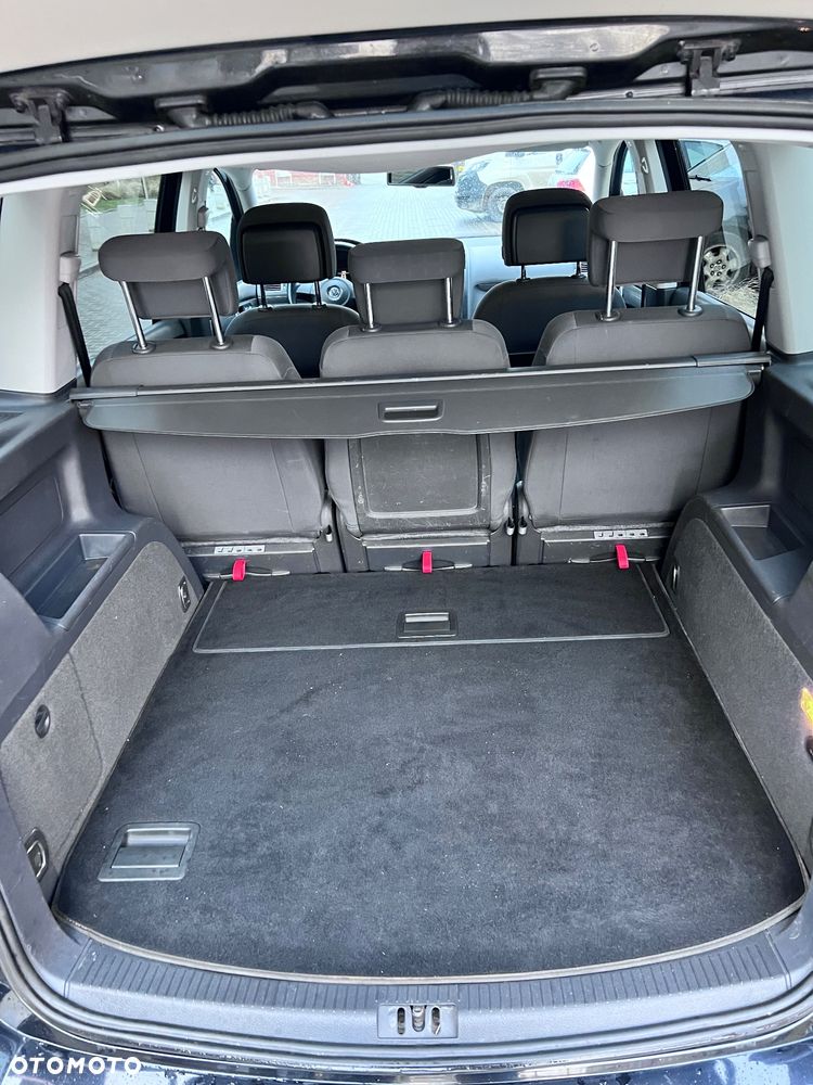 Volkswagen Touran - 26