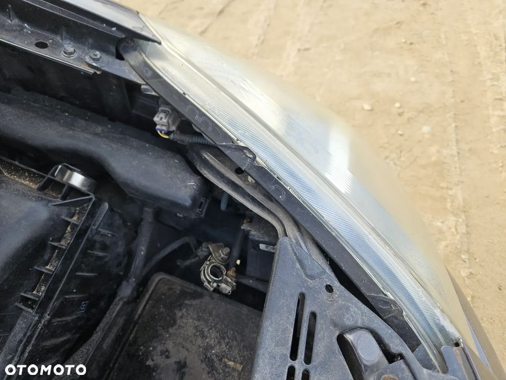 Lampa lewa prawa przednia Toyota Corolla Verso II 2008r Europa - 4