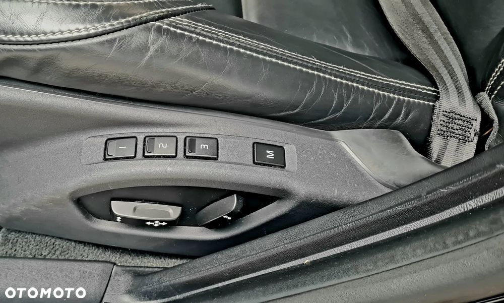Volvo V60 D6 AWD Plug-in Hybrid Summum - 4