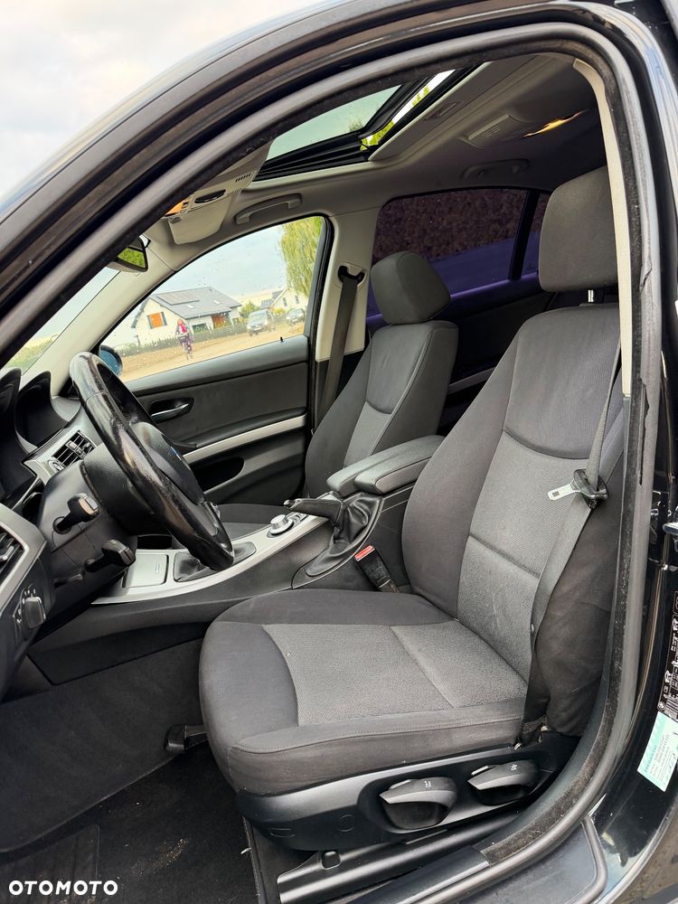 BMW Seria 3 320i - 17