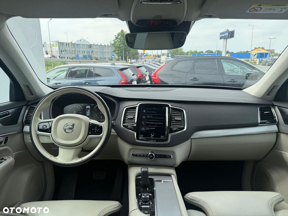 Volvo XC 90 - 9