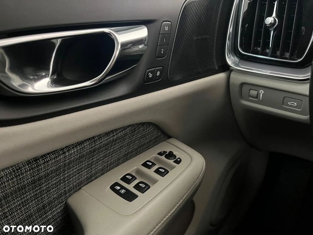 Volvo V60 D4 Drive-E Momentum - 18