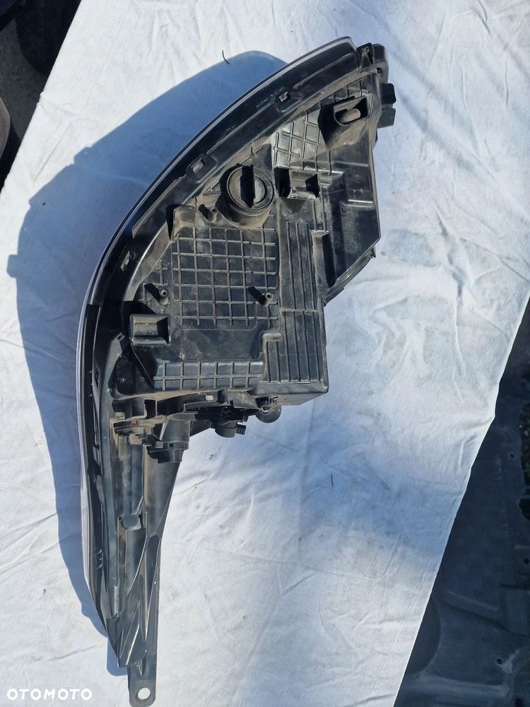 Lampa przednia Kia Ceed 2015 - 3