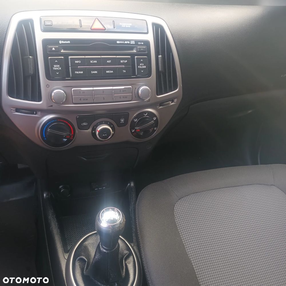 Hyundai i20 1.2 Intro Edition - 32