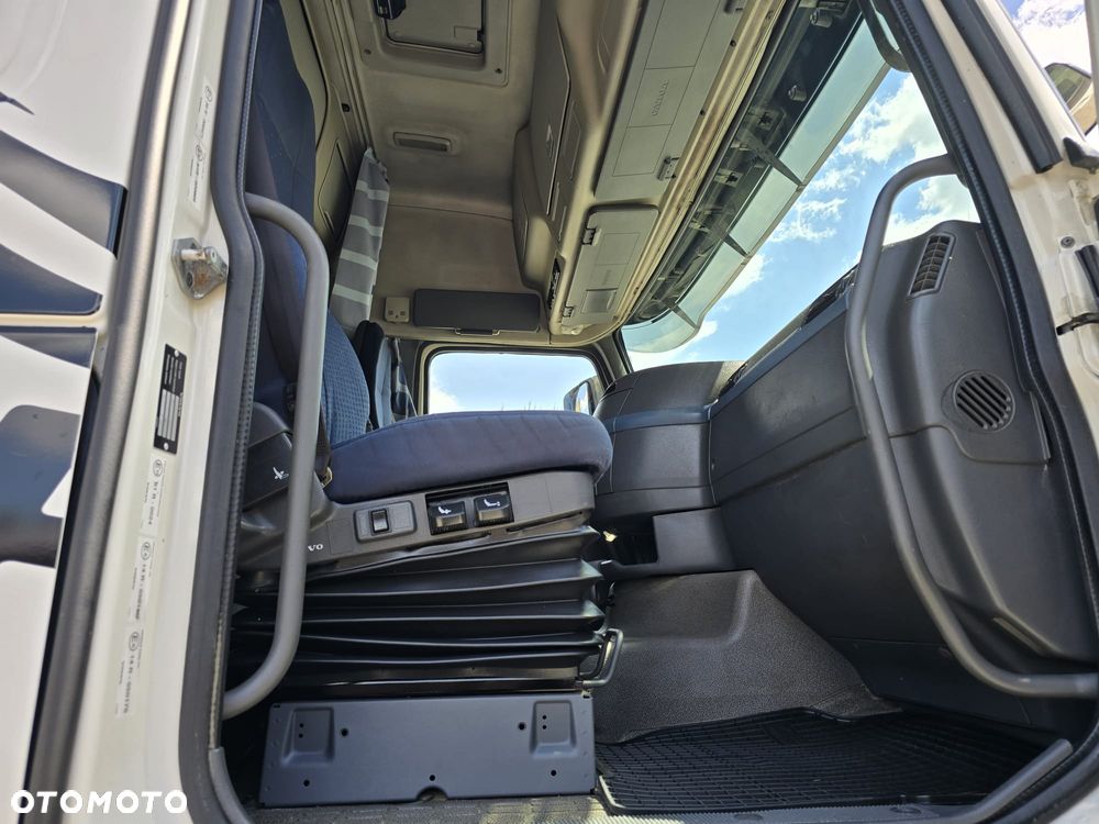 Volvo FH 440 6x2 - 32