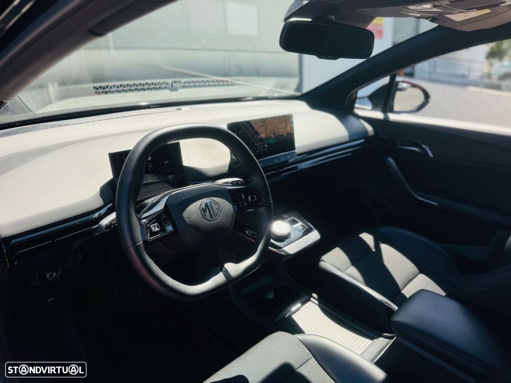 MG MG4 64 kWh Luxury - 39