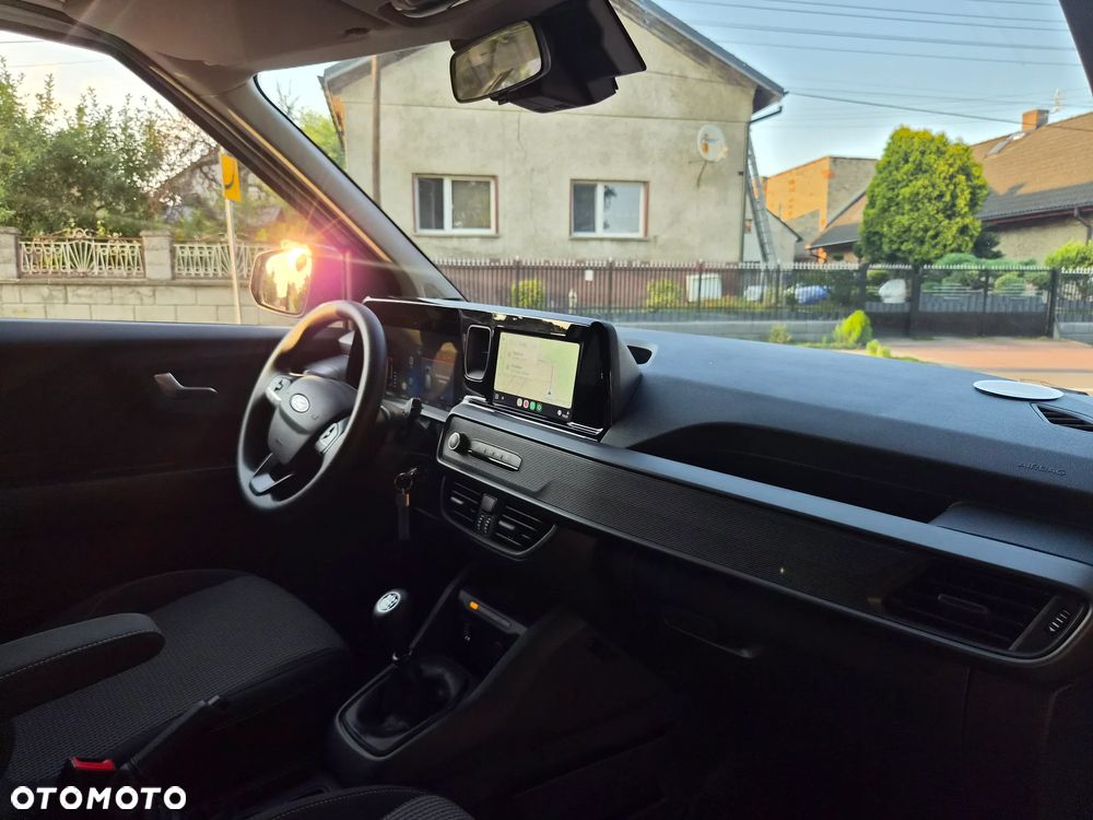 Ford Transit Courier - 10