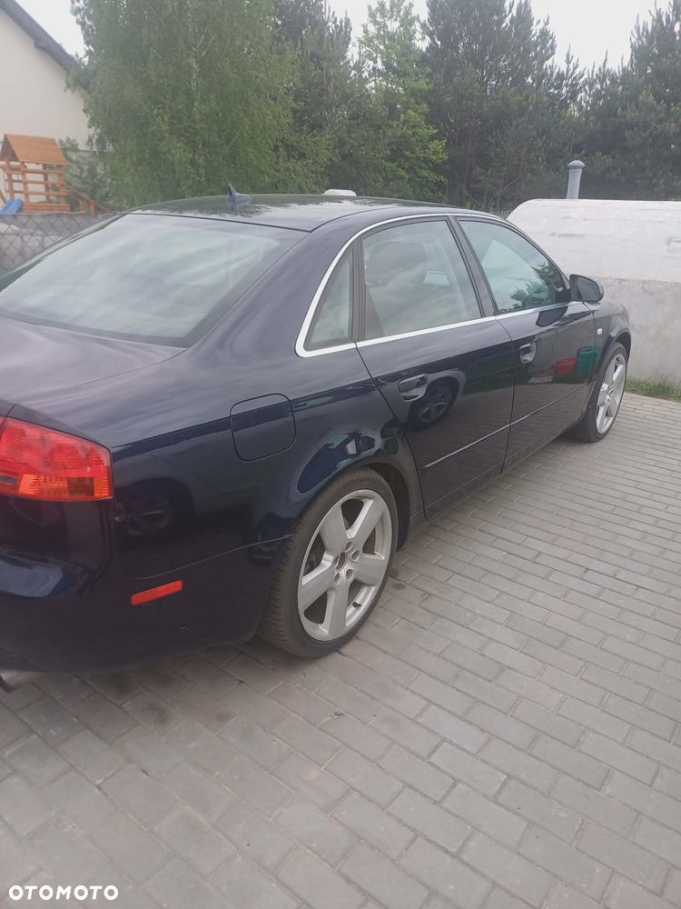 Audi A4 Limousine 2.0 T FSI - 11