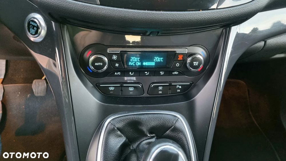 Ford Kuga 2.0 TDCi 4x4 Titanium - 38