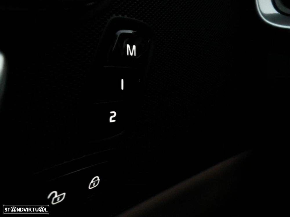 Volvo V90 2.0 D4 Inscription Geartronic - 32