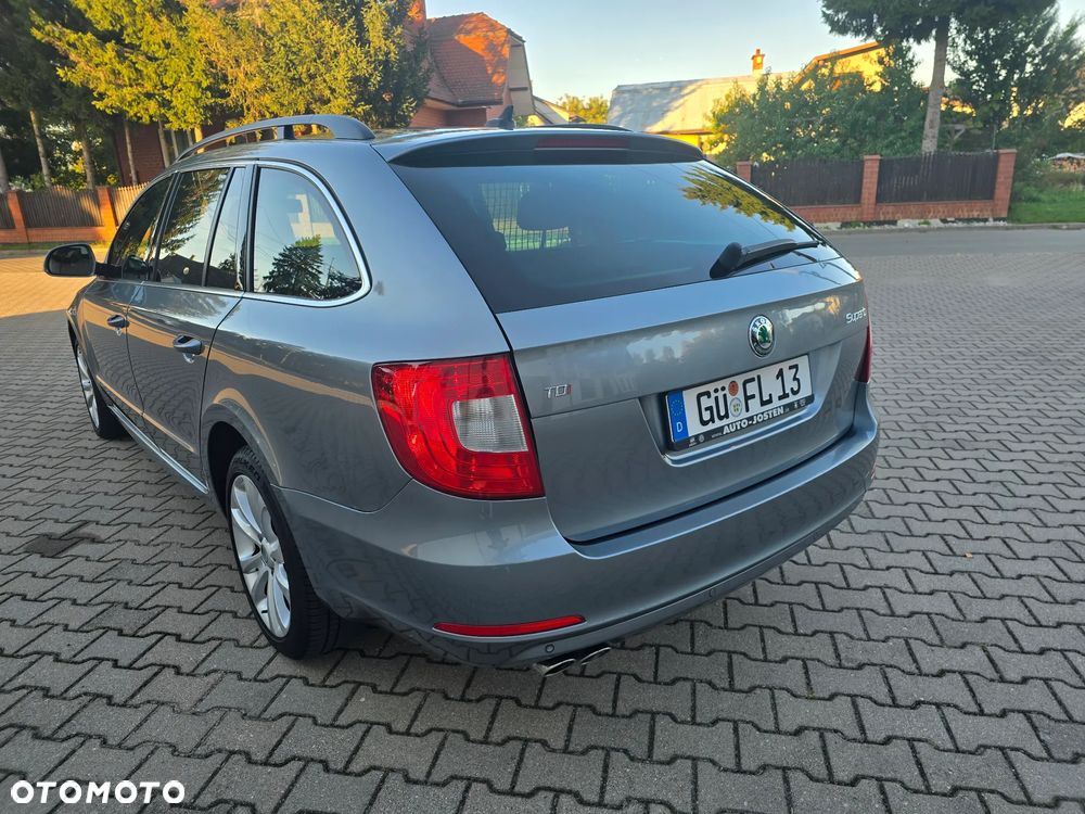 Skoda Superb 2.0 TDI Elegance DSG - 35