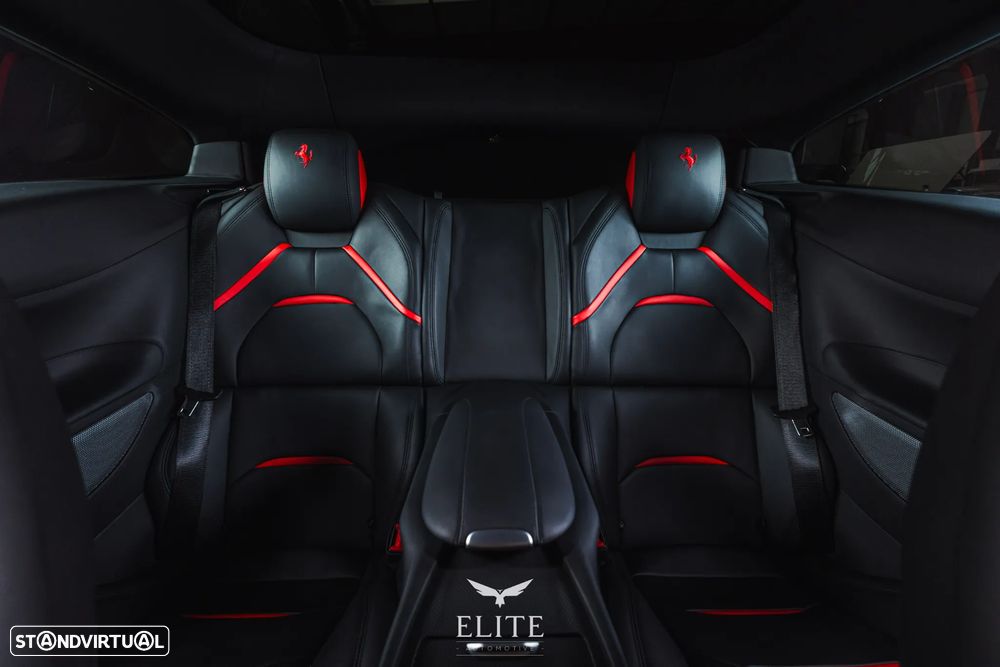 Ferrari GTC4 Lusso - 24