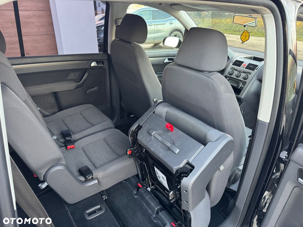 Volkswagen Touran 1.6 - 13