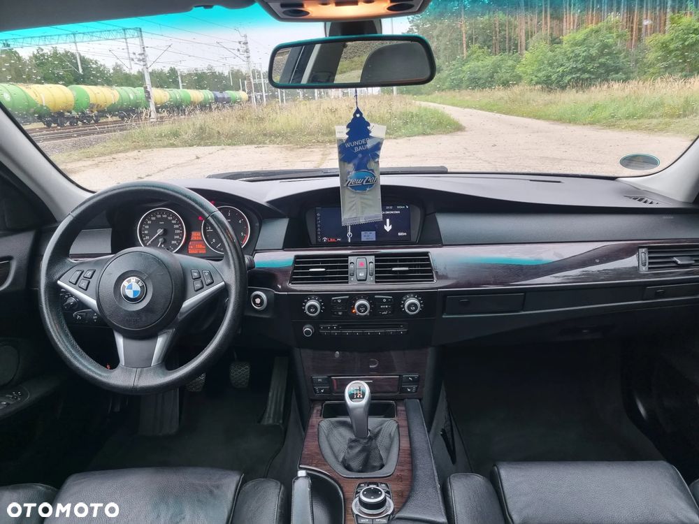BMW Seria 5 520d Special Edition - 16