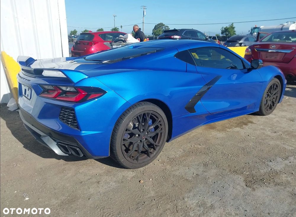Chevrolet Corvette - 3