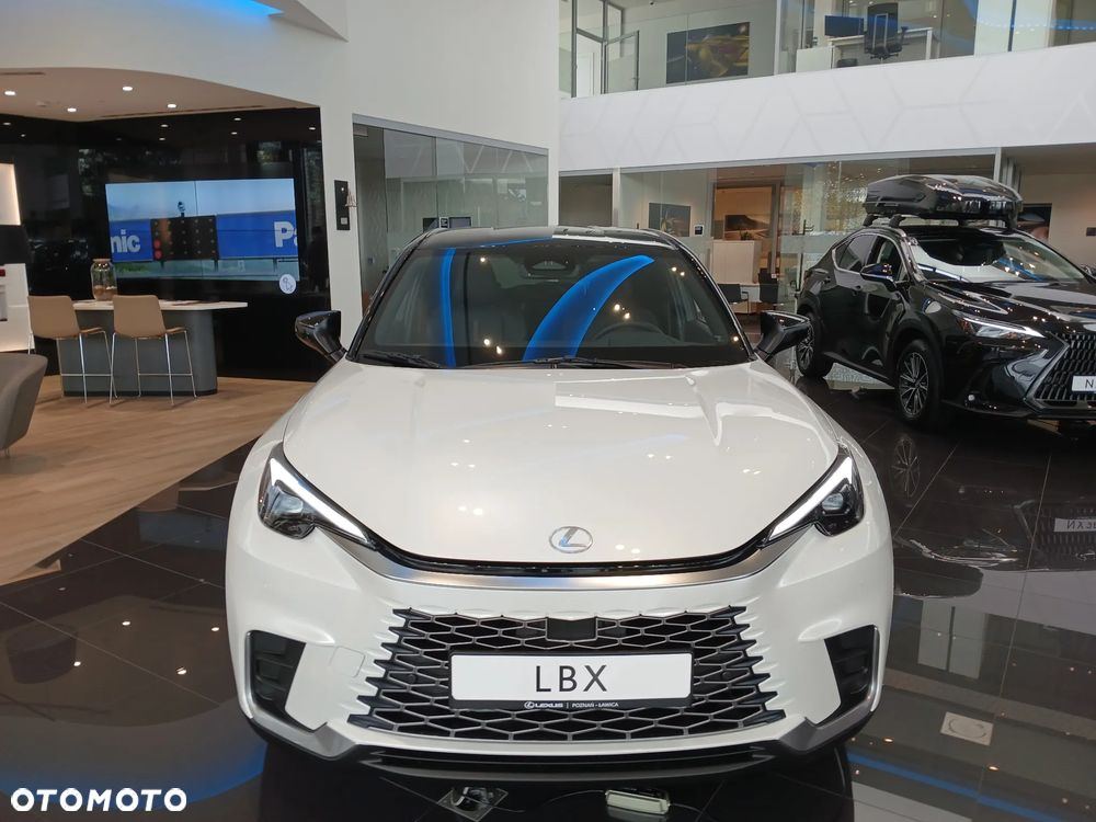 Lexus LBX 1.5 Hybrid Cool - 2