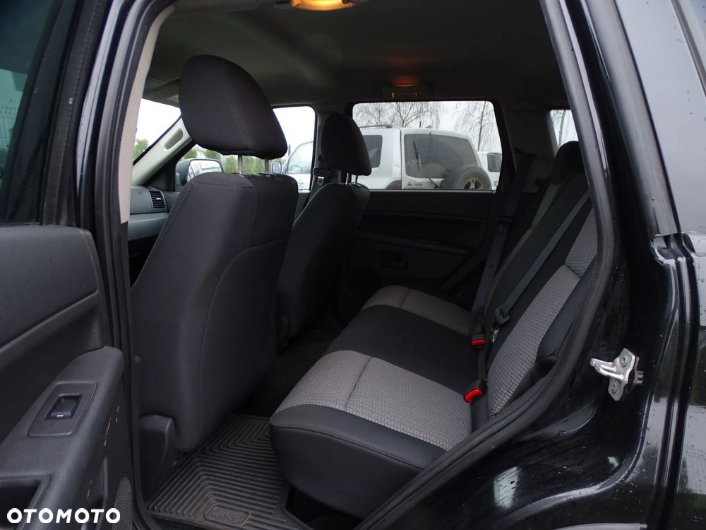 Jeep Grand Cherokee - 18