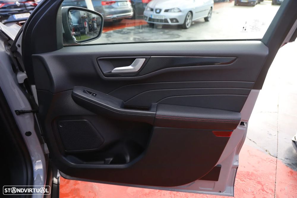 Ford Kuga 2.5 PHEV ST-Line X - 13