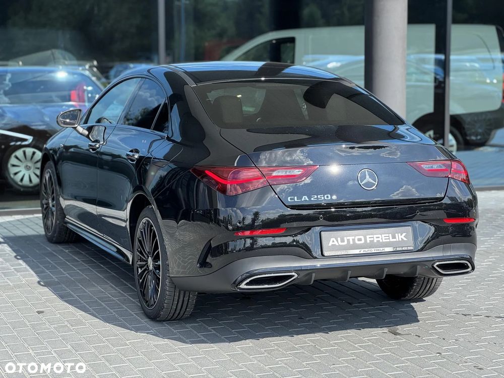 Mercedes-Benz CLA 250 E AMG Line 8G-DCT - 11