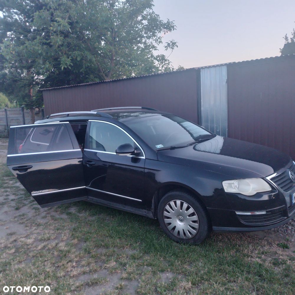 Volkswagen Passat 1.9 TDI DPF BlueMotion - 2