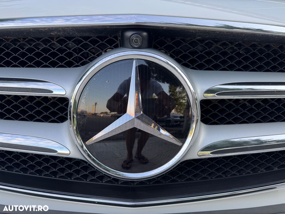 Mercedes-Benz E 400 d 4Matic T 9G-TRONIC - 36