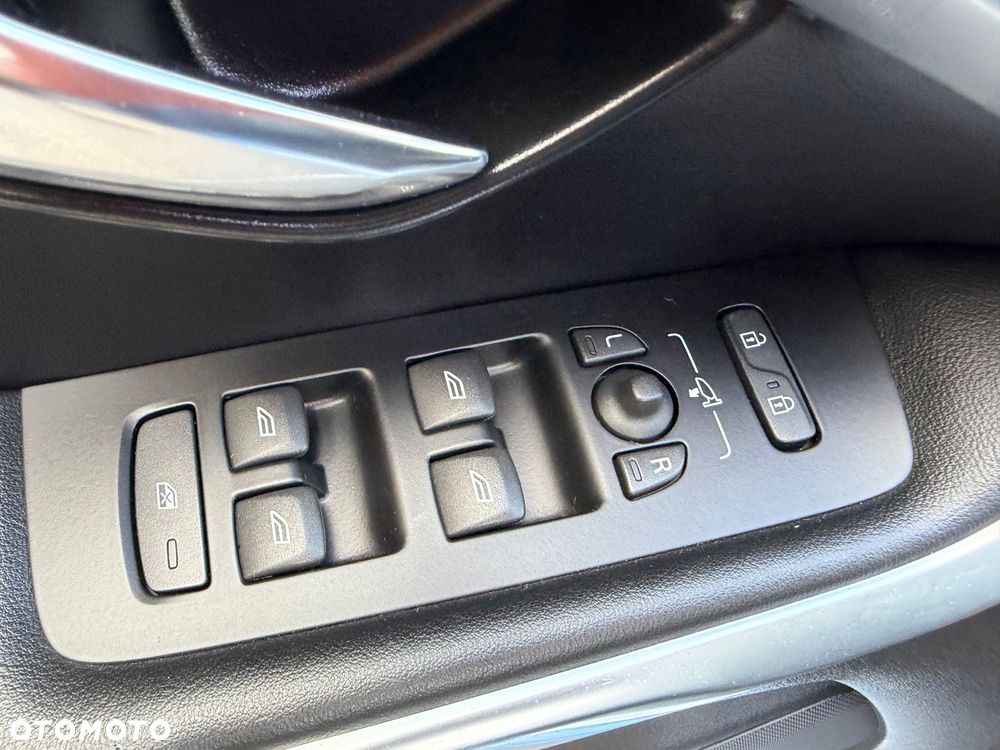 Volvo V40 T2 Ocean Race - 10