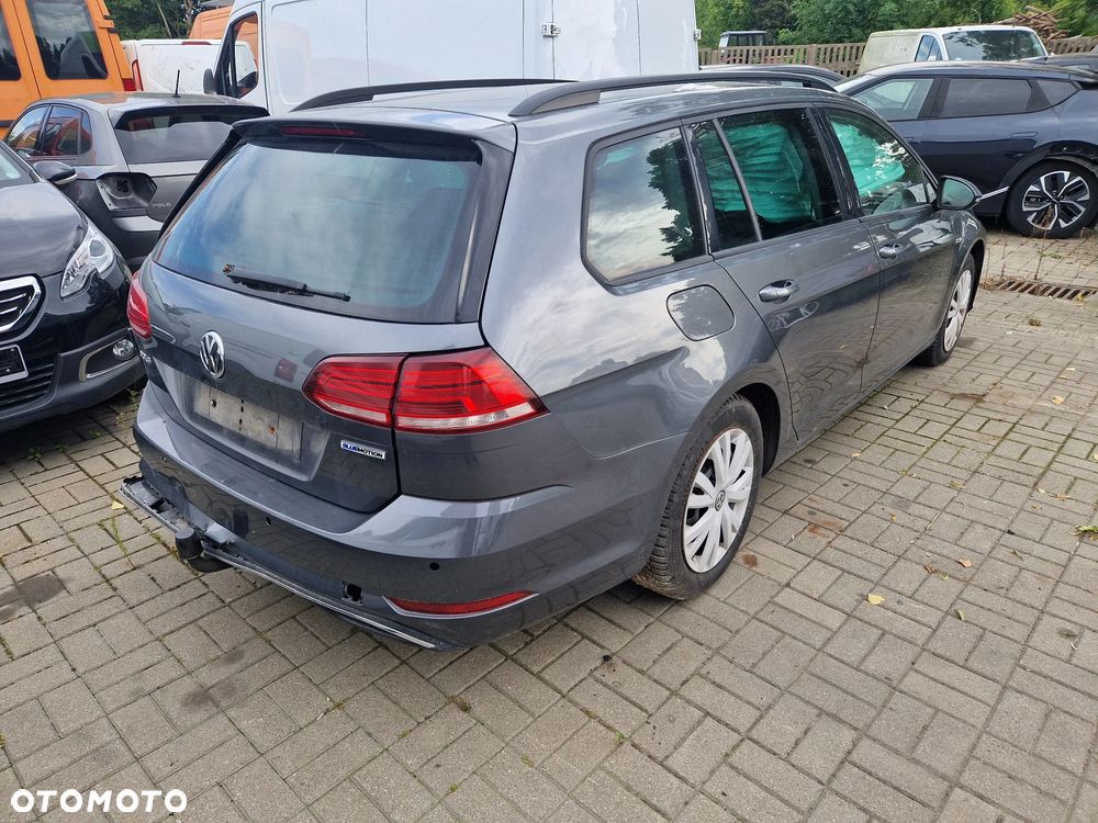 Volkswagen Golf - 5