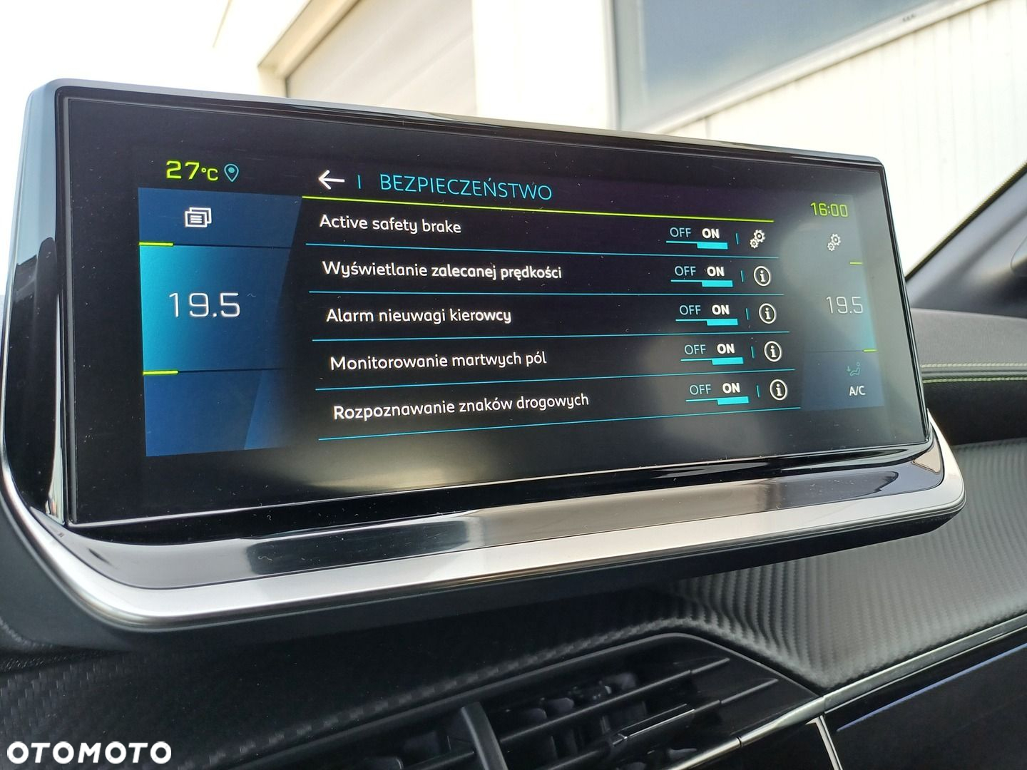 Peugeot 208 e-208 GT - 24
