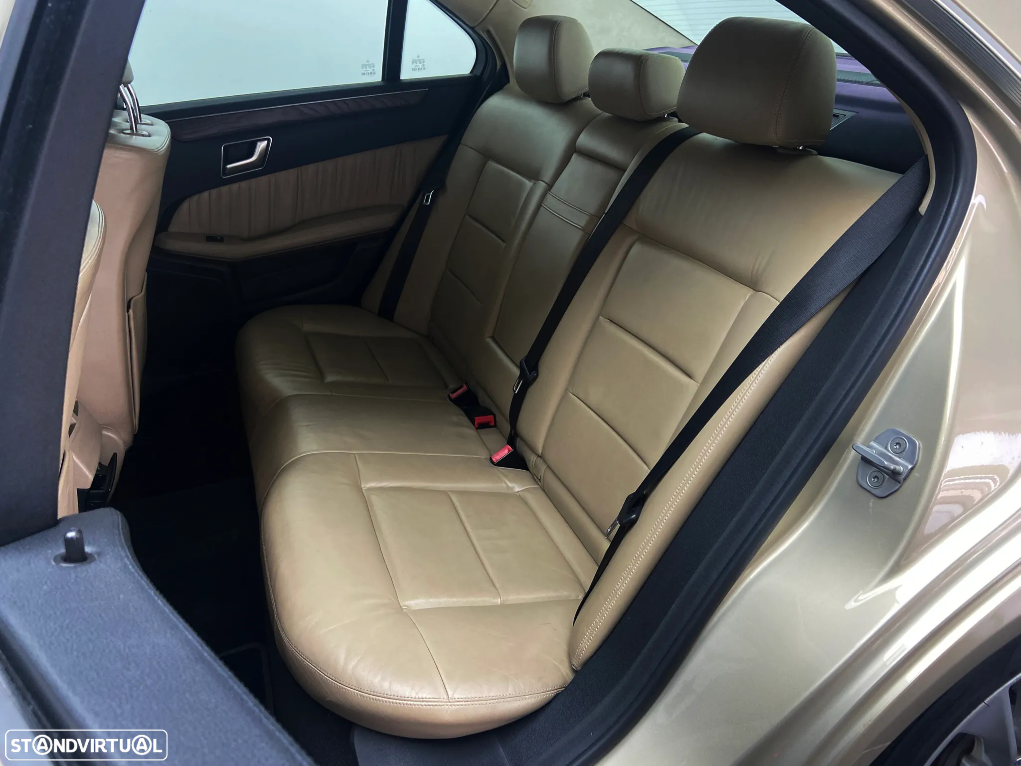 Mercedes-Benz E 250 CDi Avantgarde BlueEfficiency Auto. - 10
