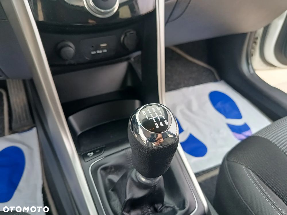 Hyundai i30 blue 1.6 CRDi Style - 31