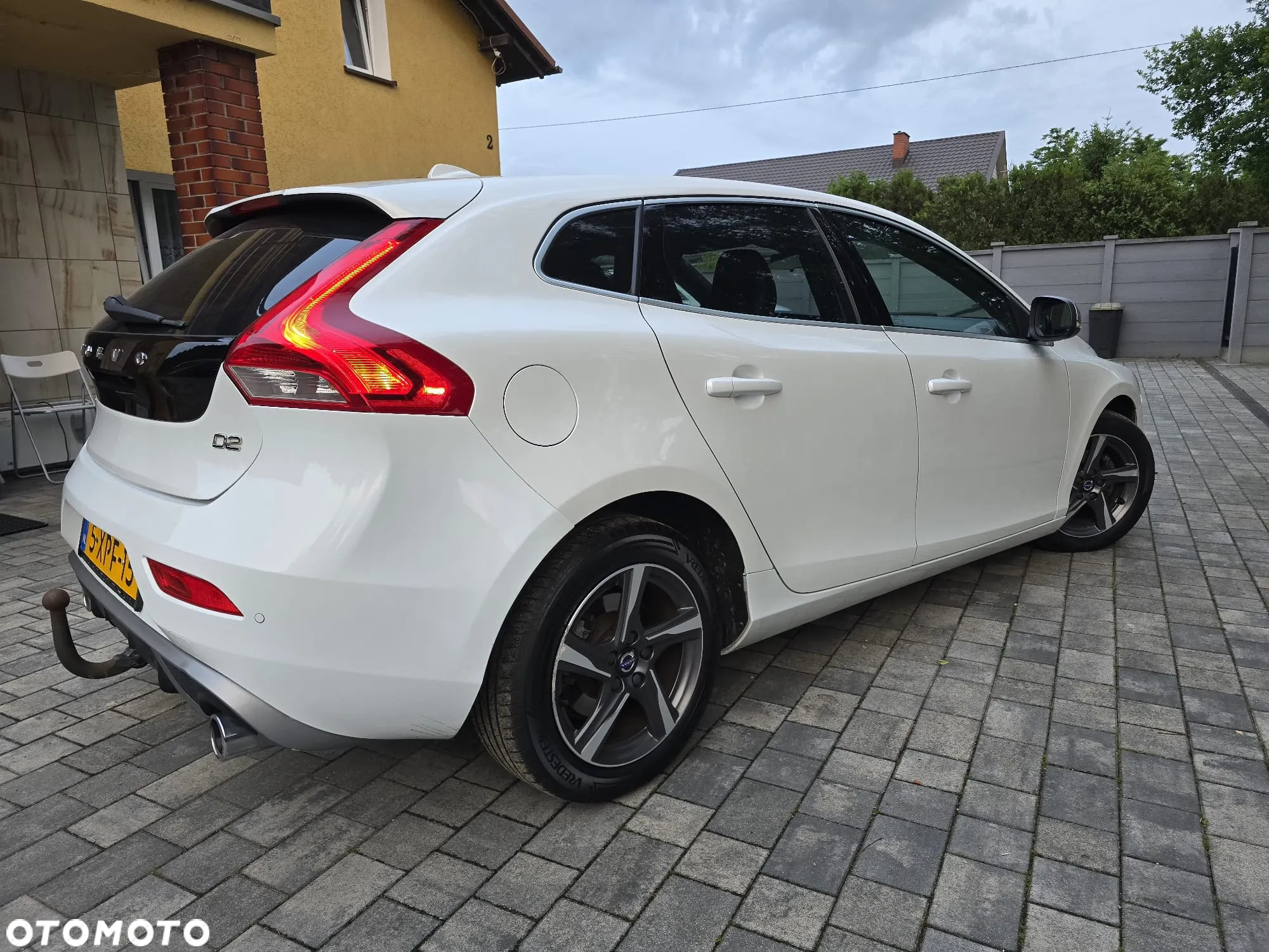 Volvo V40 D2 Drive-E R-Design Momentum - 8