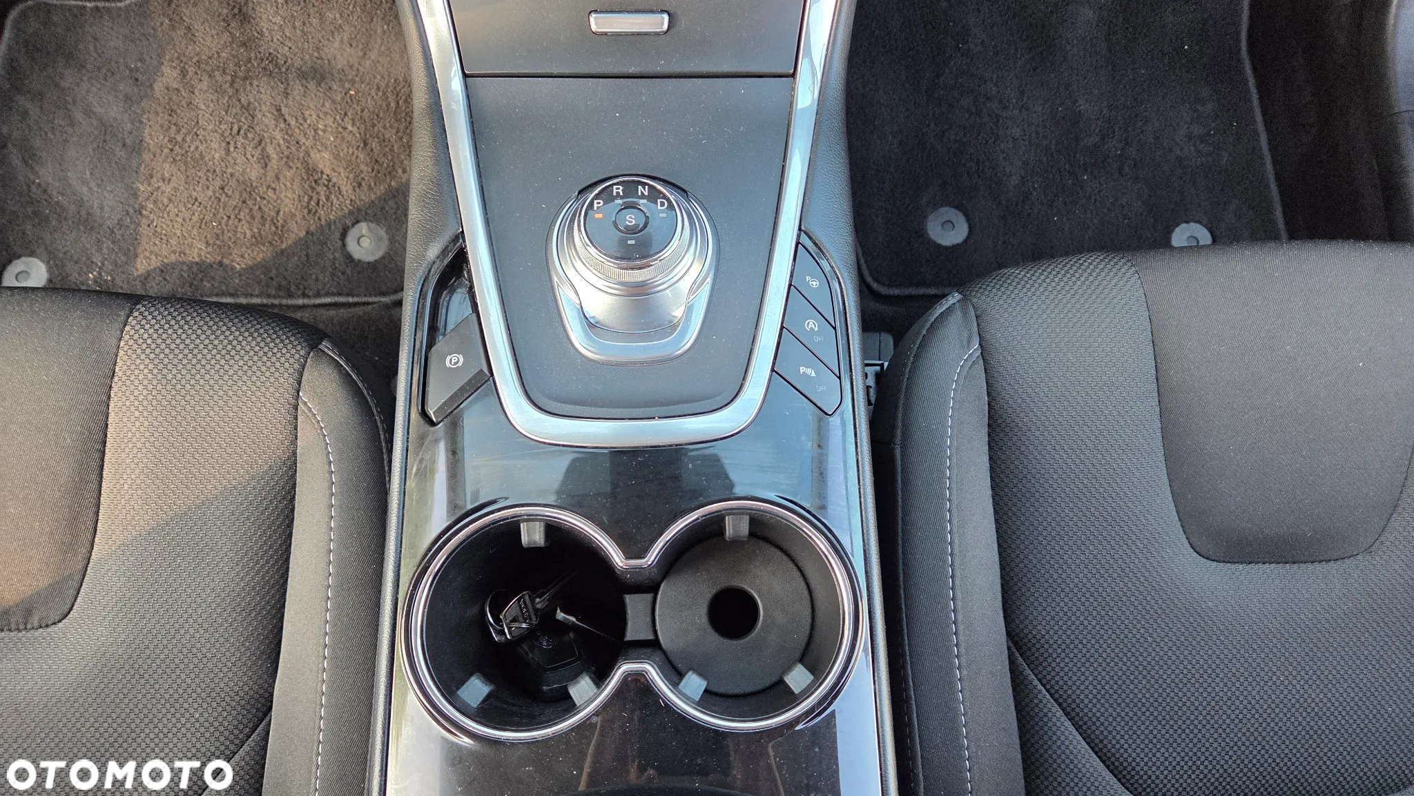 Ford S-Max 2.0 TDCi Titanium PowerShift - 33