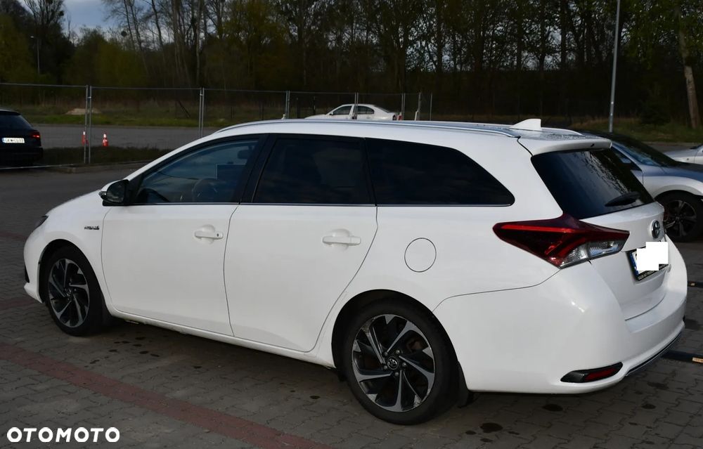 Toyota Auris 1.8 HSD Luna - 4
