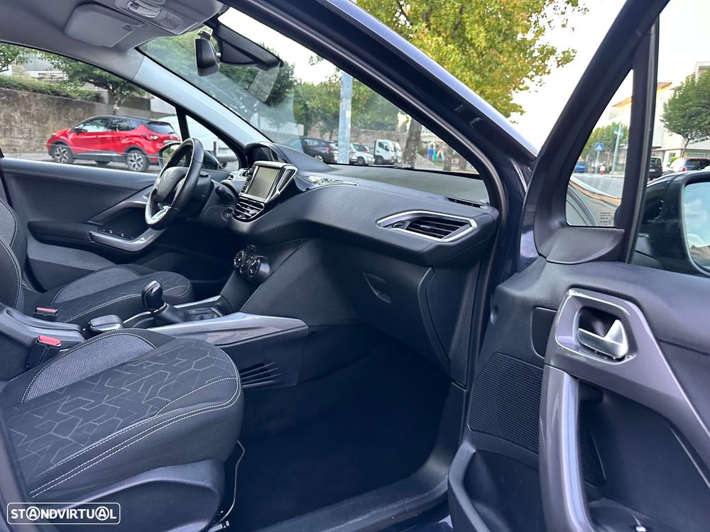 Peugeot 2008 1.6 BlueHDi Style - 45