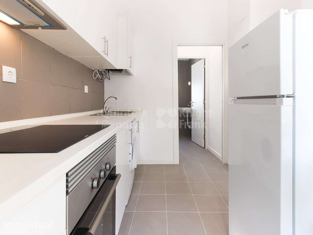 Apartamento T2 renovado e com jardim no Areeiro, Lisboa - Grande imagem: 2/23
