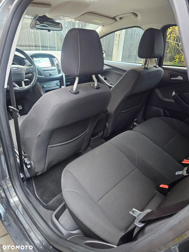 Ford Focus 1.5 EcoBlue Start-Stopp-System TITANIUM STYLE - 12
