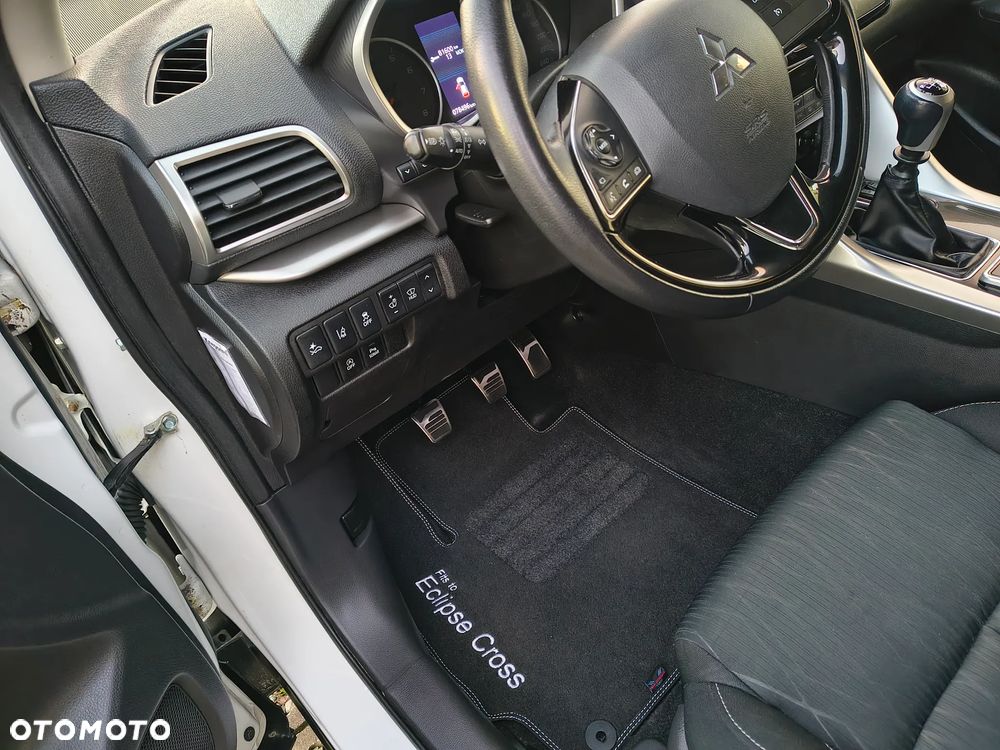 Mitsubishi Eclipse Cross 1.5 T GPF Invite Plus - 9