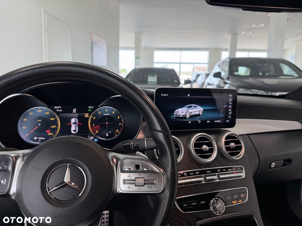 Mercedes-Benz Klasa C 300 9G-TRONIC AMG Line - 24