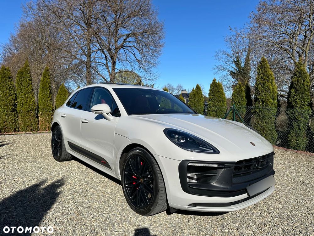 Porsche Macan - 1