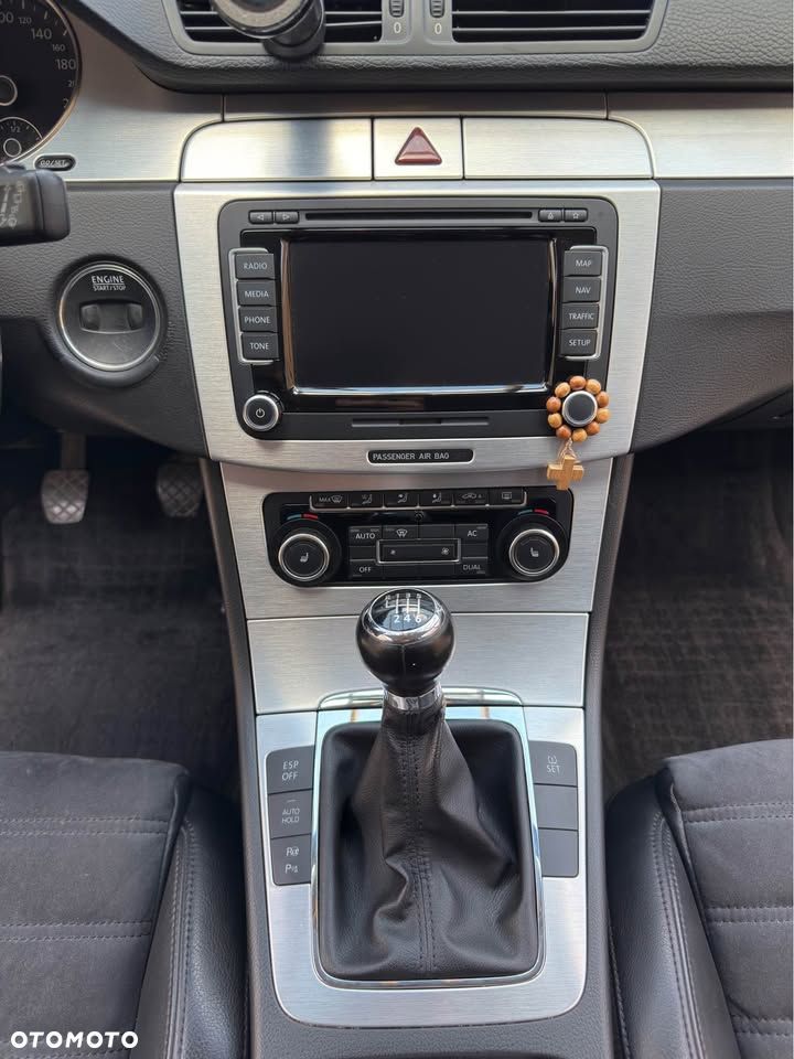 Volkswagen Passat 2.0 TDI DPF 4Motion Highline - 17