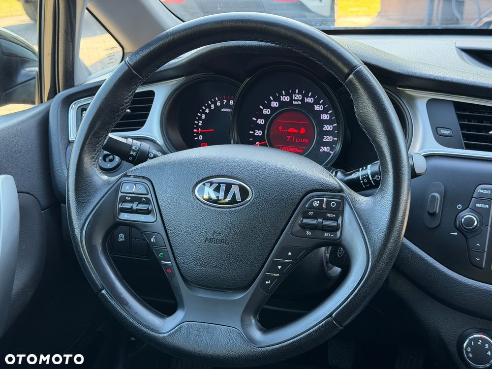 Kia Ceed 1.6 GDI ISG Platinum Edition - 17