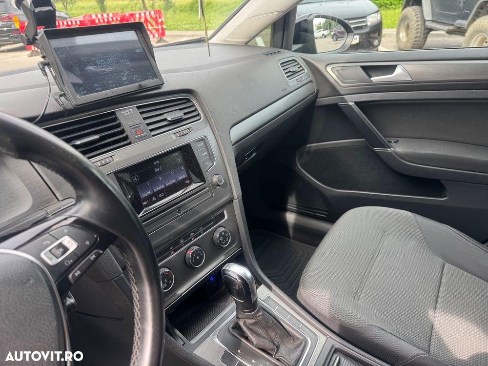 Volkswagen Golf 1.6 TDI DPF DSG BlueMotion Technology Comfortline - 22