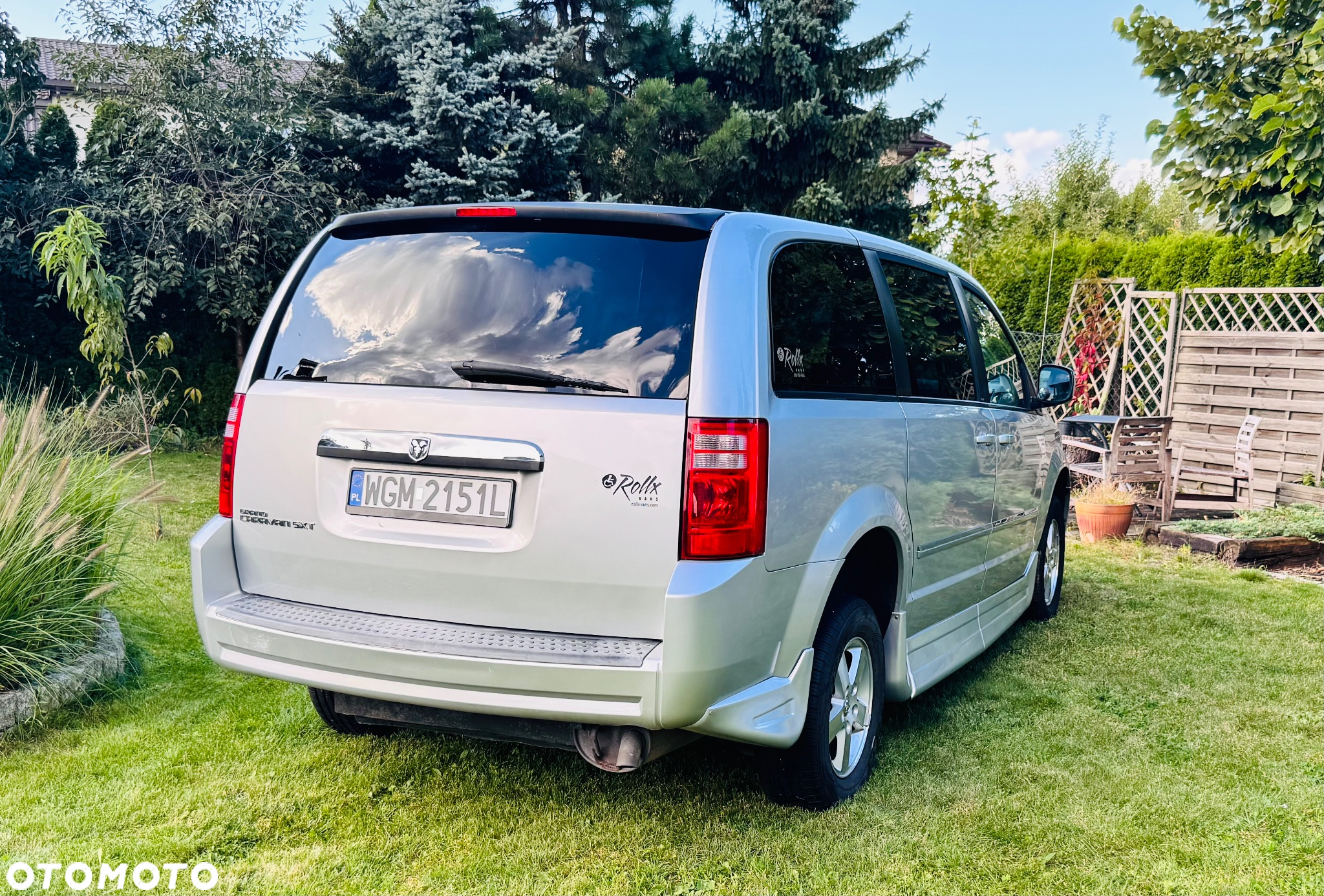 Dodge Caravan - 33