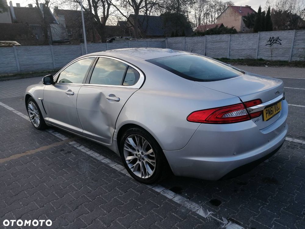 Jaguar XF 2.2 D - 7