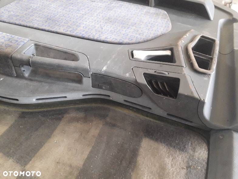 DRZWI KOMPLETNE PRAWY PRZÓD MAN TGA - 2