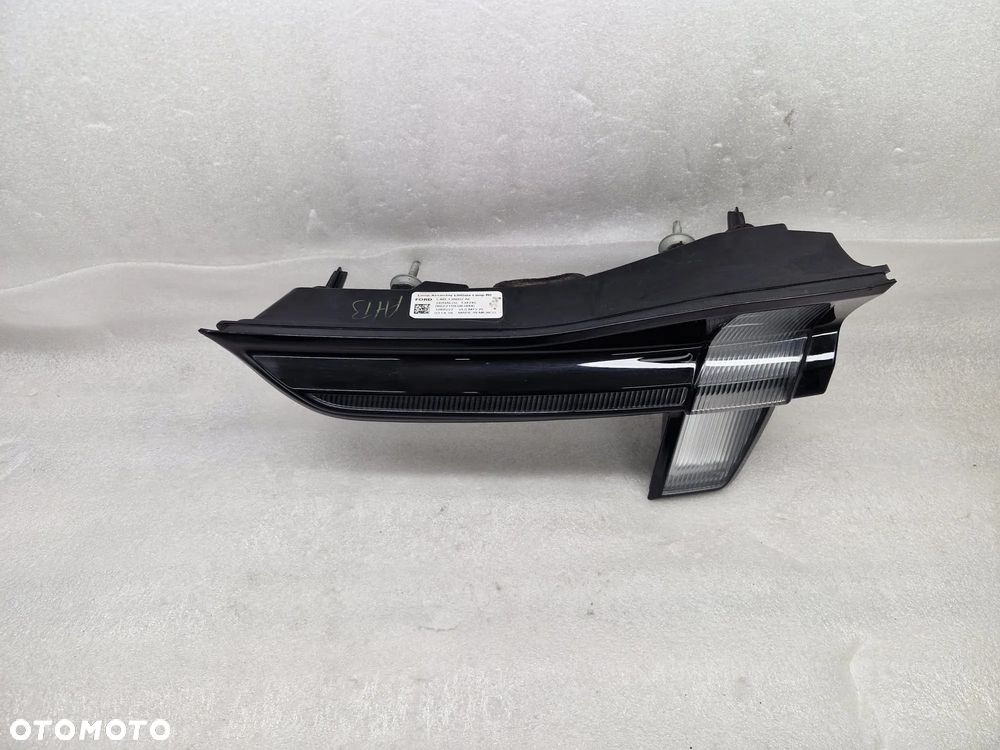 FORD MUSTANG MACH-E LED LAMPA PRAWA TYŁ W KLAPĘ LJ8B-13A602-A - 4
