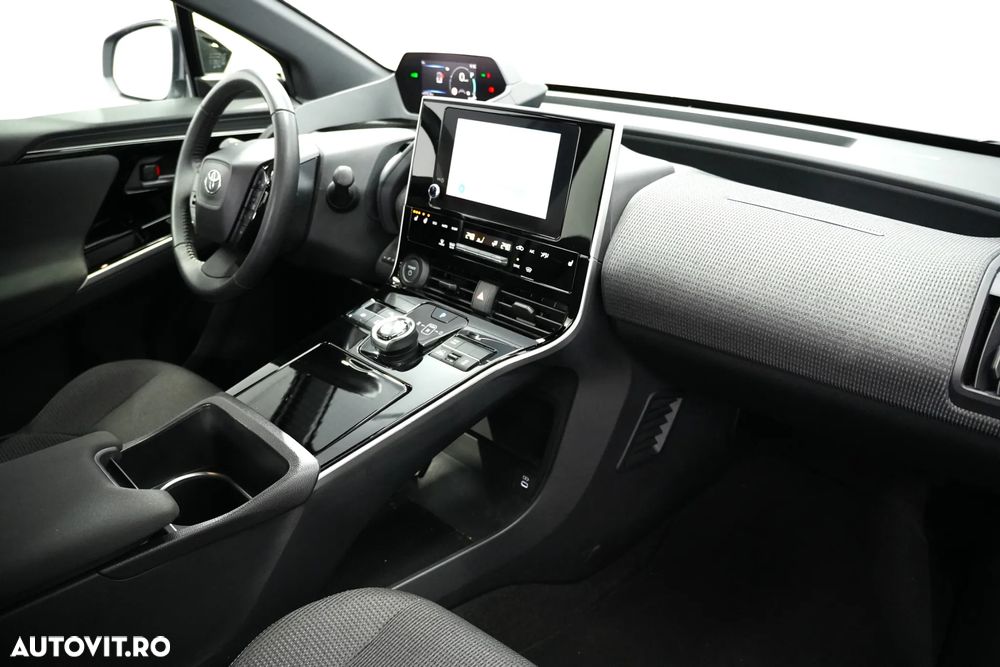 Toyota BZ4X 160 KW AWD (4x4) Dynamic - 10