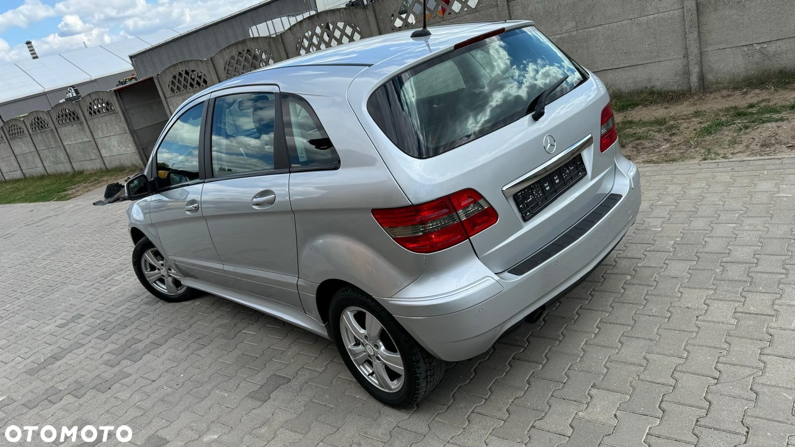 Mercedes-Benz Klasa B 150 BlueEffICIENCY - 4